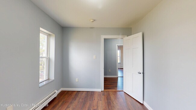 Building Photo - 16 Bailey St