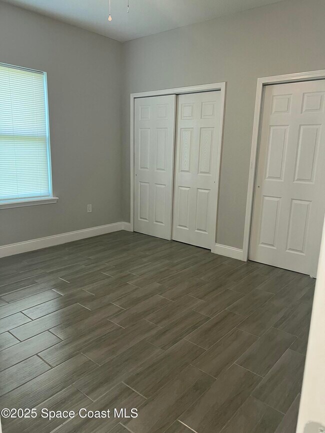 Building Photo - 571 San Filippo Dr SE