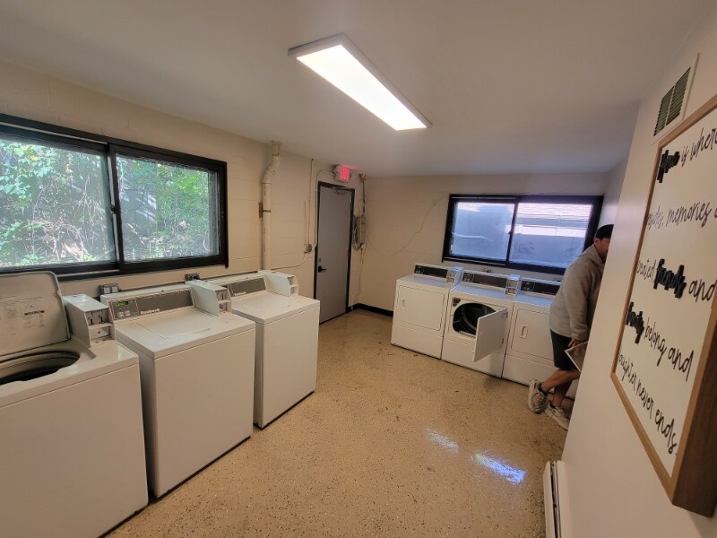 Building Photo - 310 Duane St