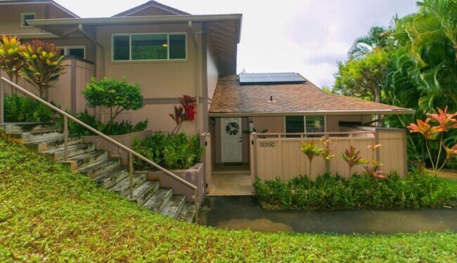 Primary Photo - 1220C Akipohe St