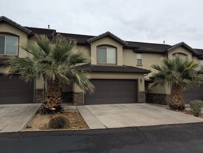 Building Photo - Charming 3 Bedroom and 2.5 Bathroom Townhome