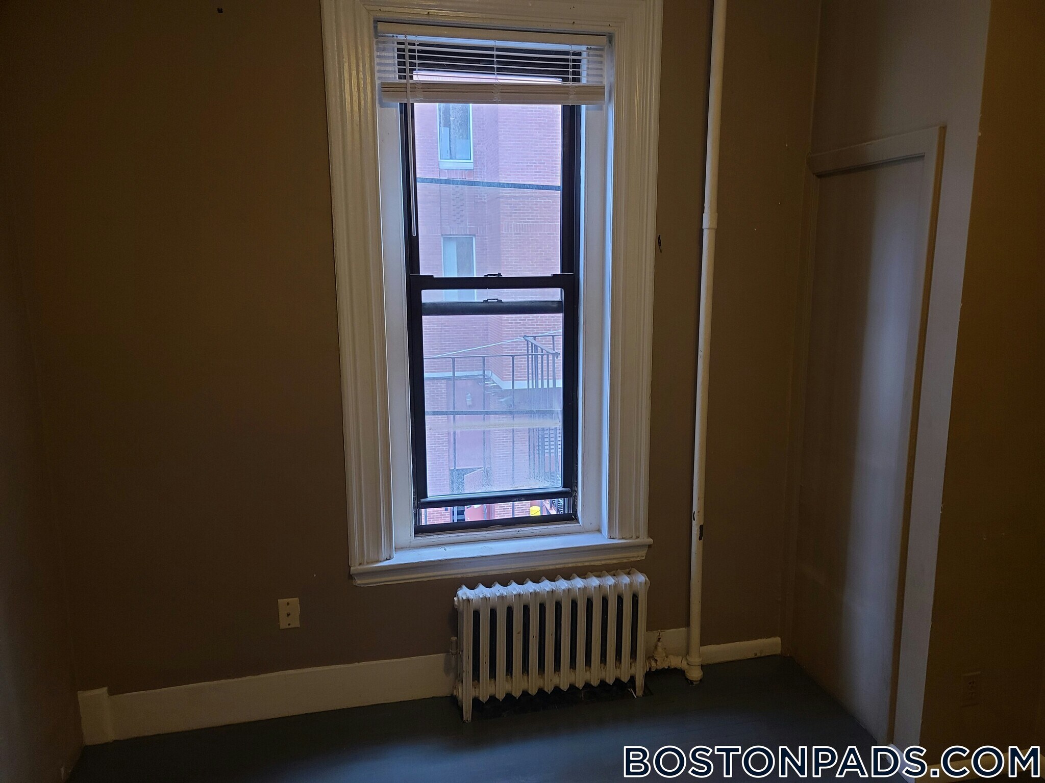 Building Photo - 270 Newbury St