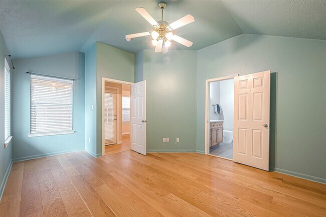 Building Photo - 2910 Crescent Bend Rd