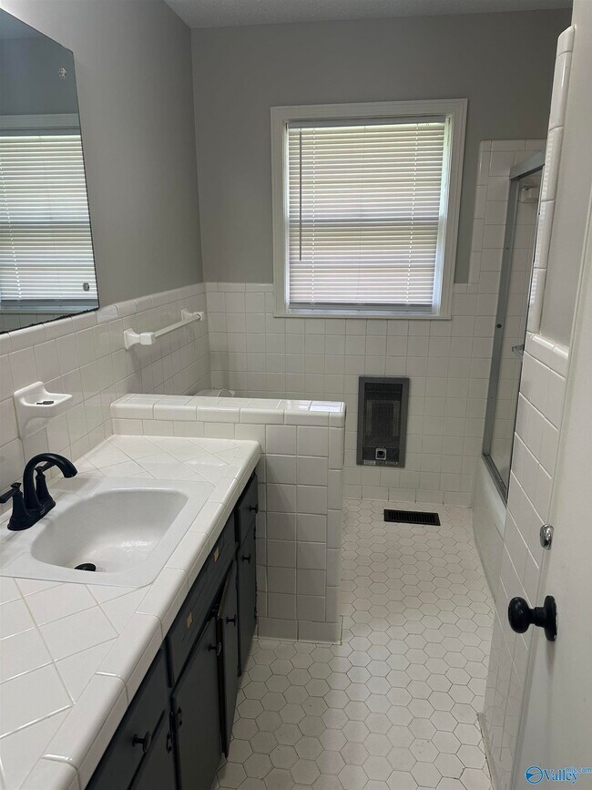 Building Photo - 407 Pecan Ave