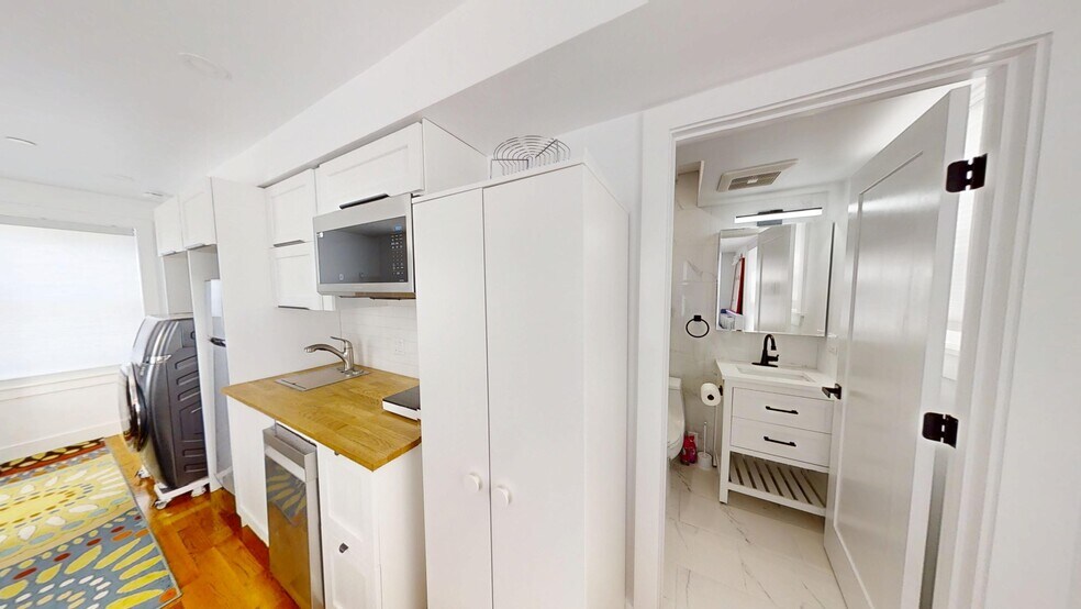 Building Photo - 36 Shepard St