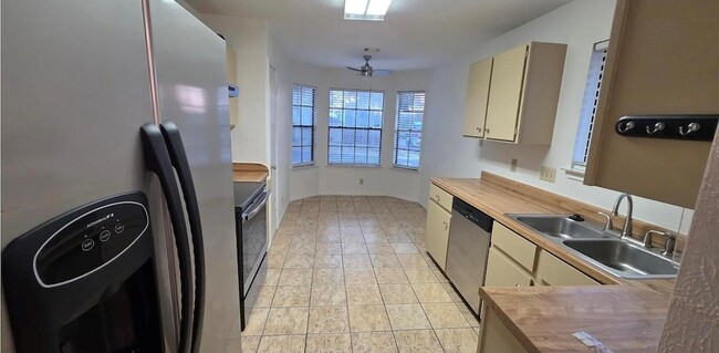 Building Photo - 1300 Tuffit Ln