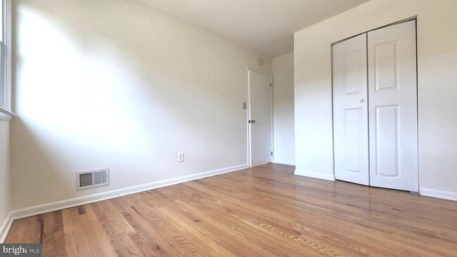 Building Photo - 356 Mockingbird Ave