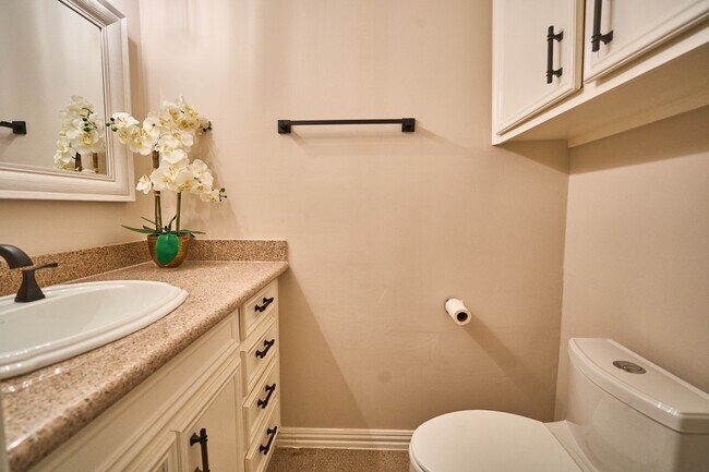 Building Photo - 10818 Briar Forest Dr