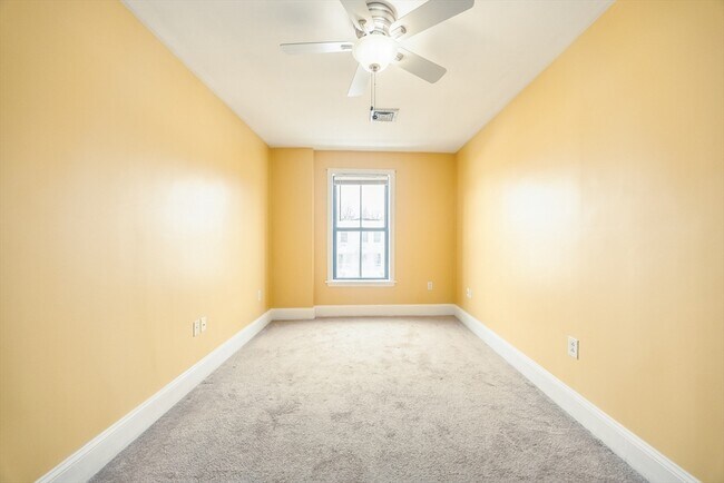 Building Photo - 426 Mt Hope St