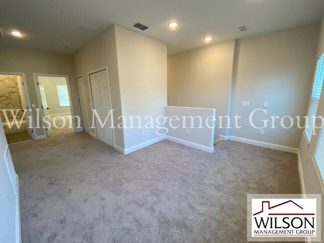 Building Photo - 732 S Lee Ave