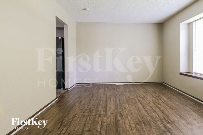 Building Photo - 4501 NW Amesbury Pl