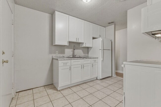 Building Photo - 1427 Connecticut St