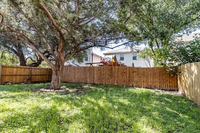 Building Photo - 5818 Sherbrooke Oak