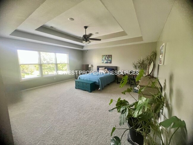 Building Photo - Exquisite 4-Bedroom Home with Spacious Fam...