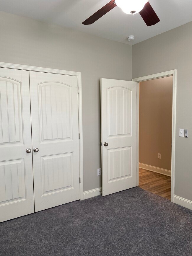 Building Photo - 3922 Volkswalk Plz