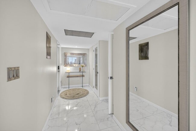 Building Photo - 3091 N Course Dr