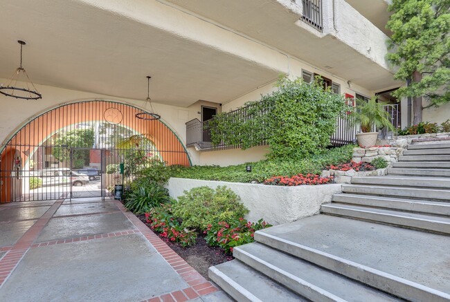 Building Photo - Knollbrook Falls Apartments