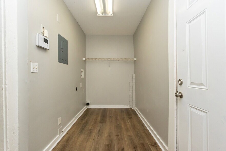 Building Photo - 4028 Highland Ave