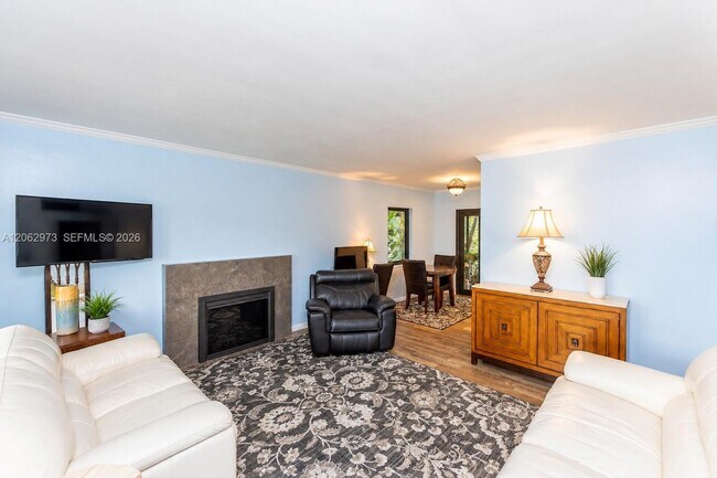 Building Photo - 633 Mokena Dr