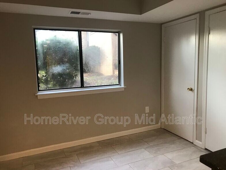 Building Photo - 10212 Bushman Dr