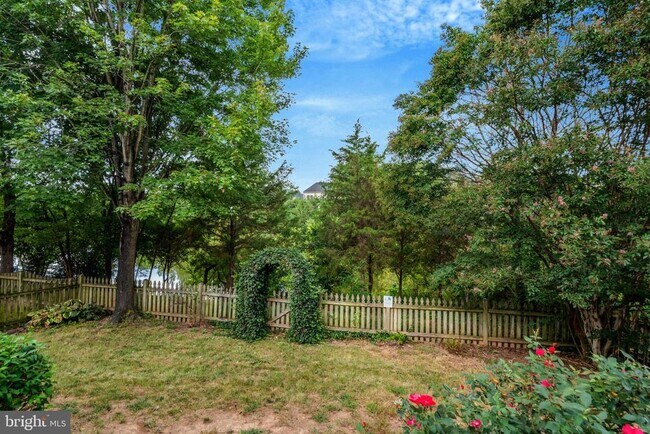 Building Photo - 26161 Rachel Hill Dr