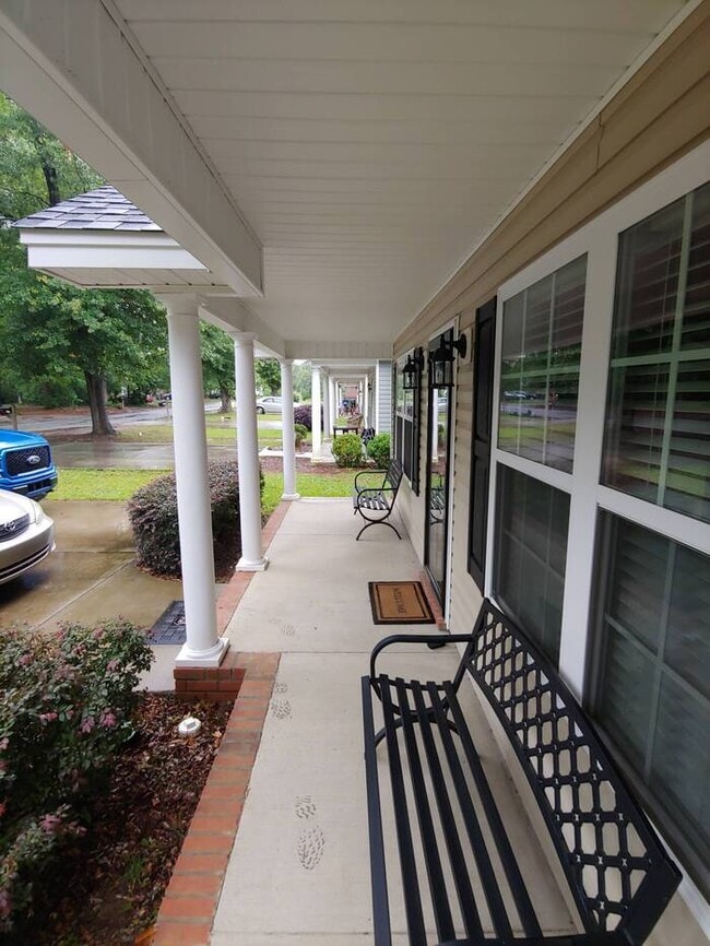 Building Photo - College students welcome