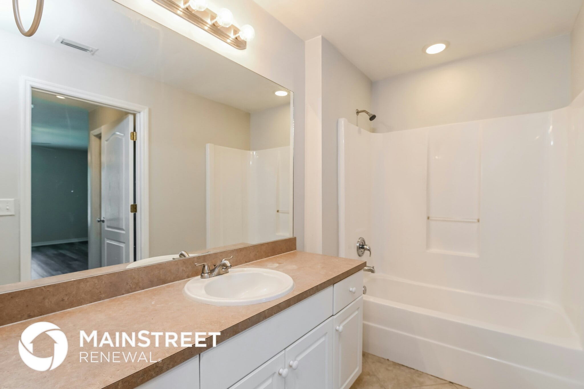 Building Photo - 2428 NE 1st Ave