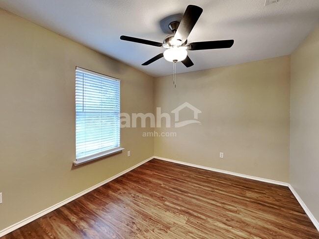 Building Photo - 9211 Mission Run