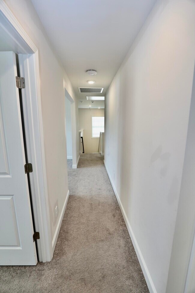 Building Photo - 870 Curlew Cir