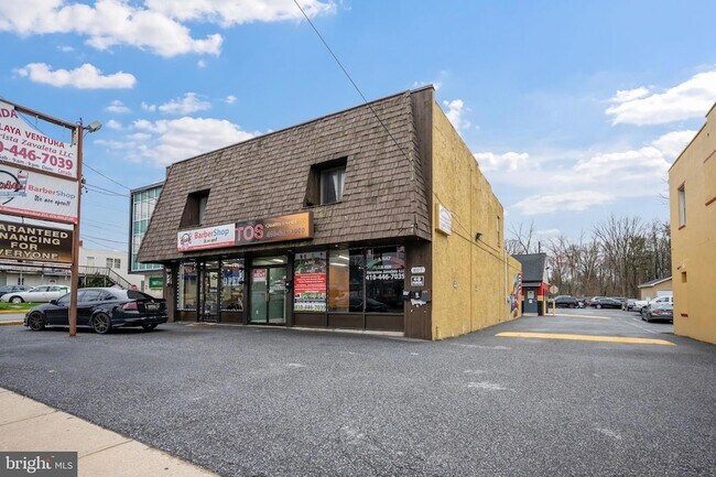 Building Photo - 807 Eastern Blvd