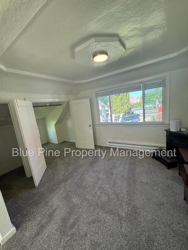 Building Photo - 112 4th St