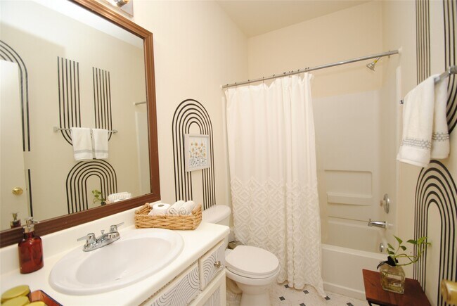 Building Photo - 6363 Provident Green Dr
