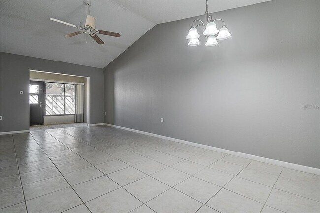 Building Photo - 4752 Sunny Loop