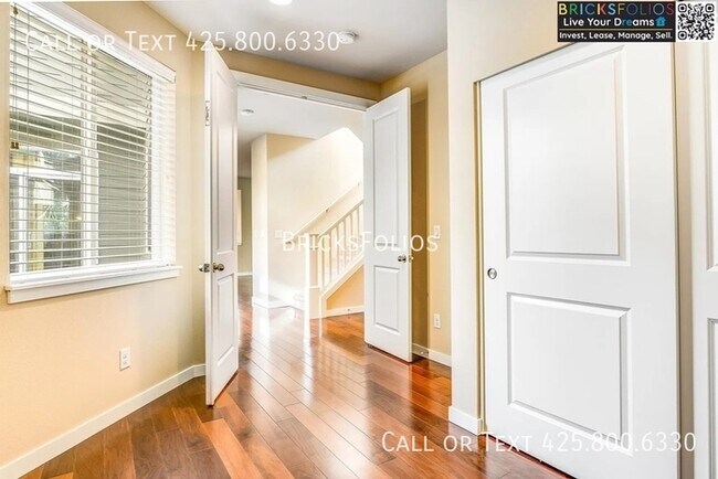 Building Photo - Serenity Meets Smart Living in Redmond Ridge