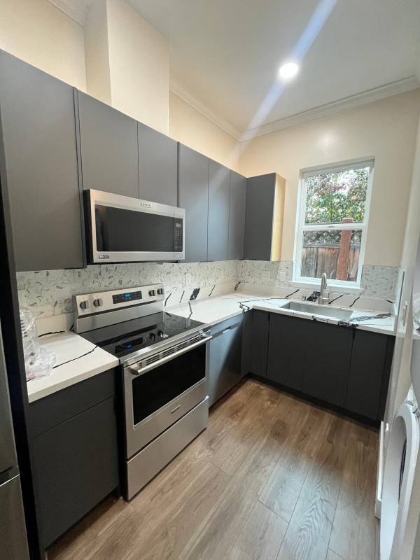 Building Photo - 994 Helen Ave