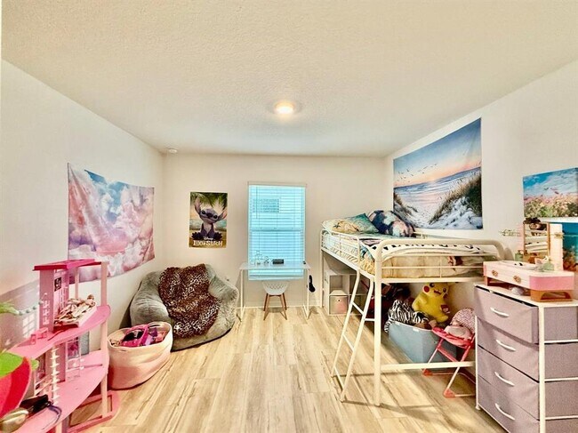 Building Photo - 1026 Golden Shiner Ave