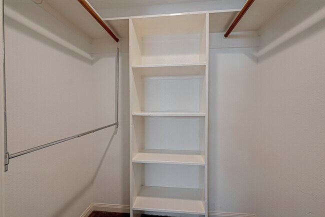 Building Photo - 8415 Hearth Dr