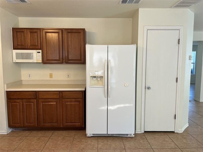 Building Photo - 1209 Amberwood Loop