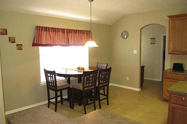 Building Photo - 6218 Menor Crest Dr