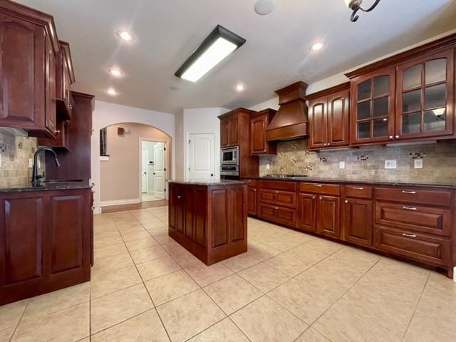 Building Photo - 4502 SW Swinton Dr