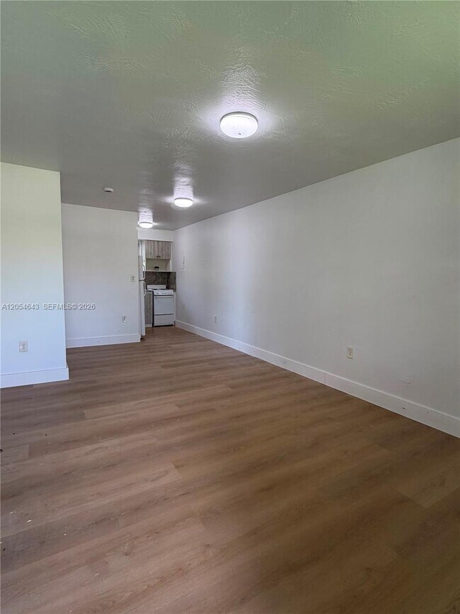 Building Photo - 1465 W 28th St