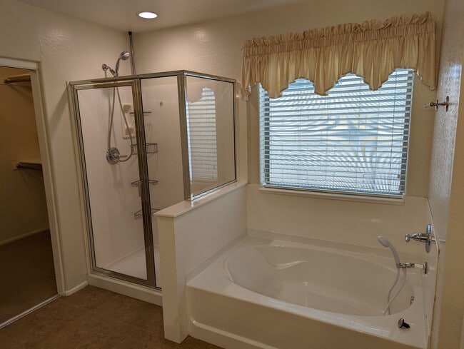 Building Photo - 4415 W Kenai Dr