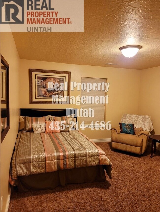 Building Photo - Beautiful 3 bed 2.5 bath Split Mountain Condo.