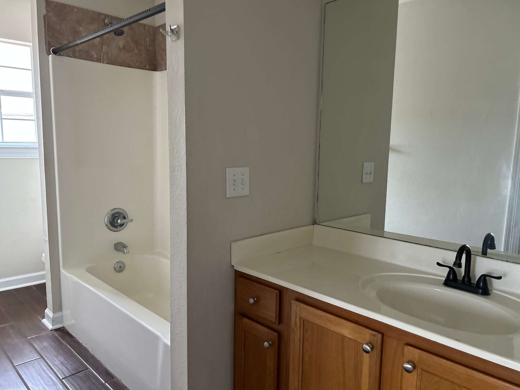 Building Photo - 1313 Saint Andrews Ln