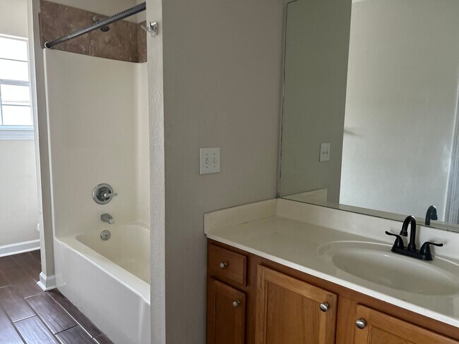 Building Photo - 1313 Saint Andrews Ln
