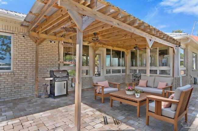 Building Photo - 890 Paradise Beach Cir