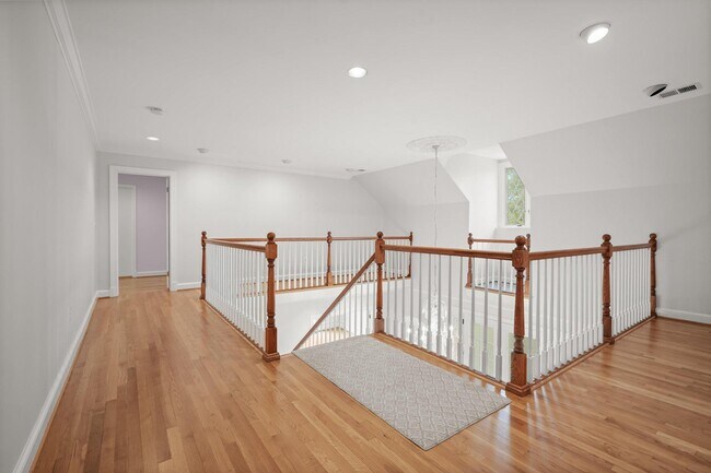 Building Photo - 9809 Hall Rd