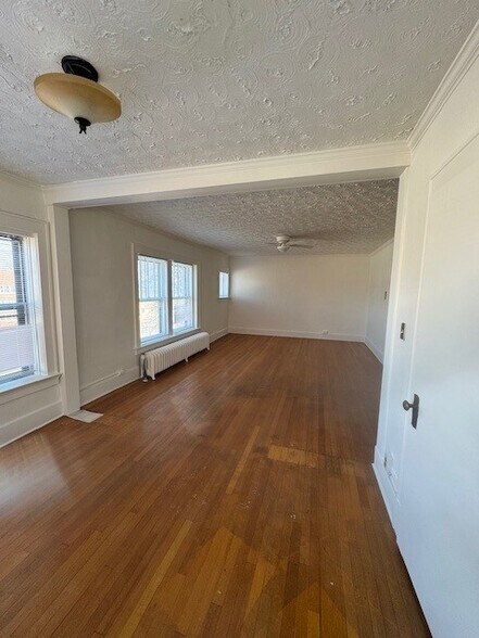 Living Room - 3612 Ingersoll Ave