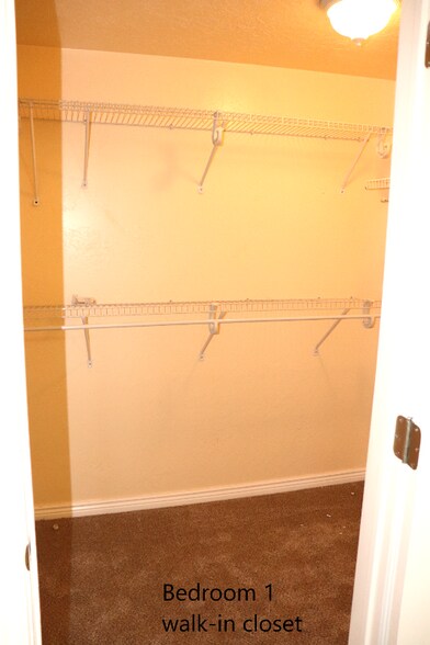 Building Photo - 7896 Goldenpointe Wy