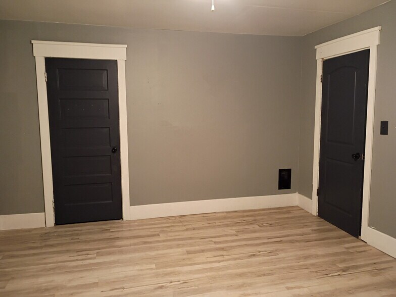 Building Photo - 1636 W 3rd St